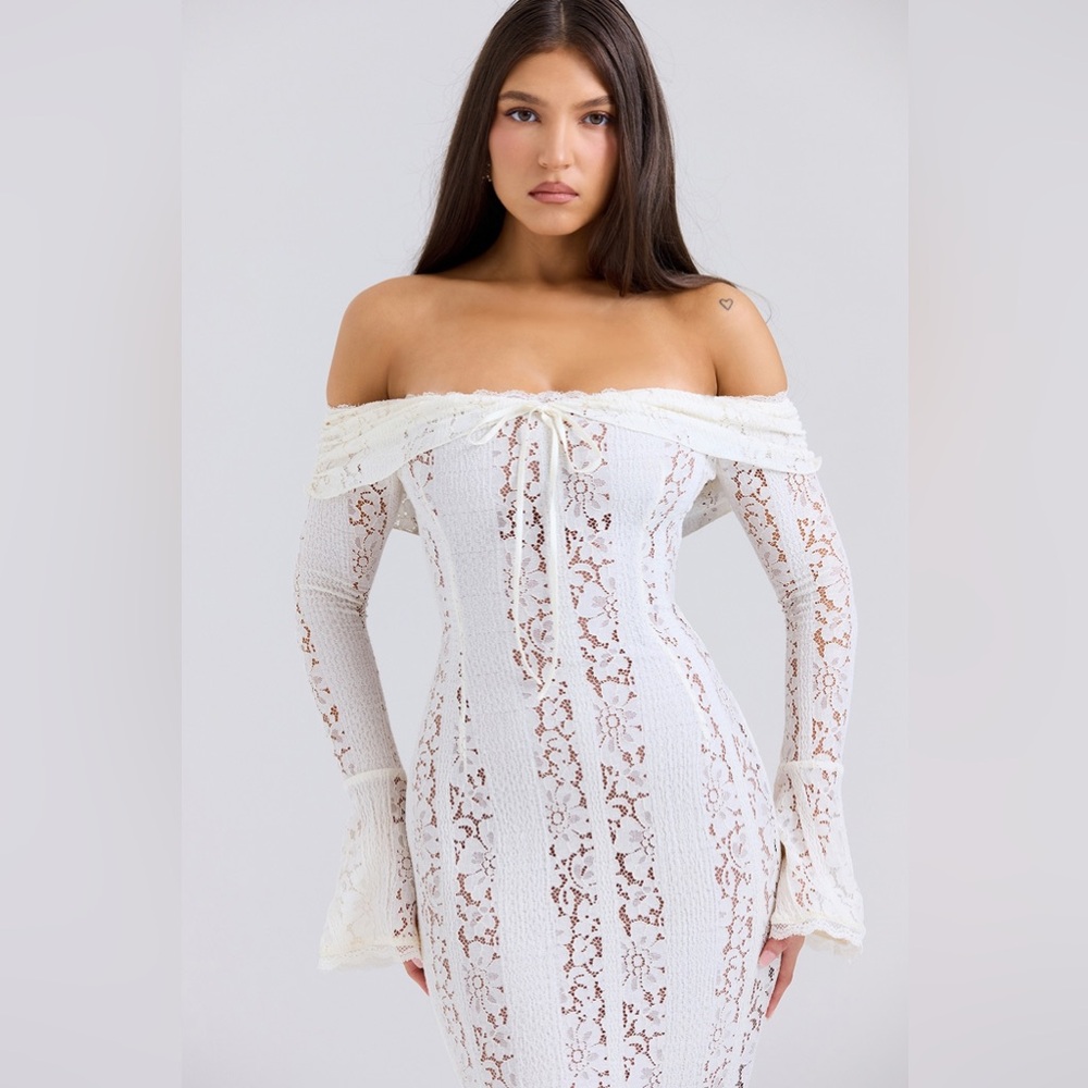 KOIR White lace off shoulder gown - Picture 3 of 7